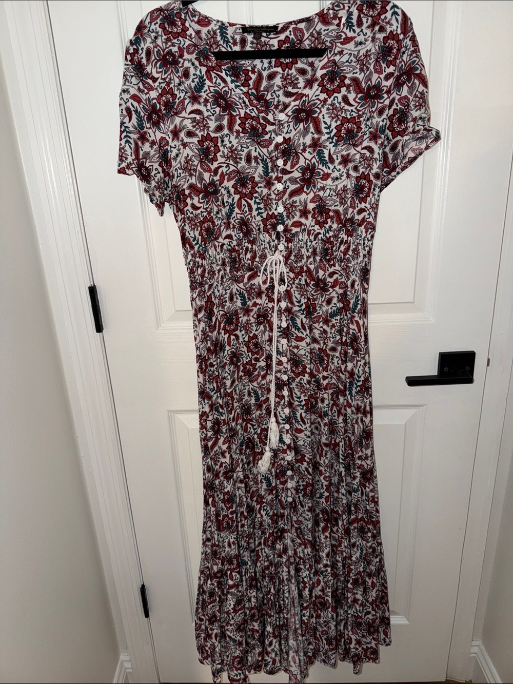 Women's Floral Drawstring Maxi Dress - Burgundy & White